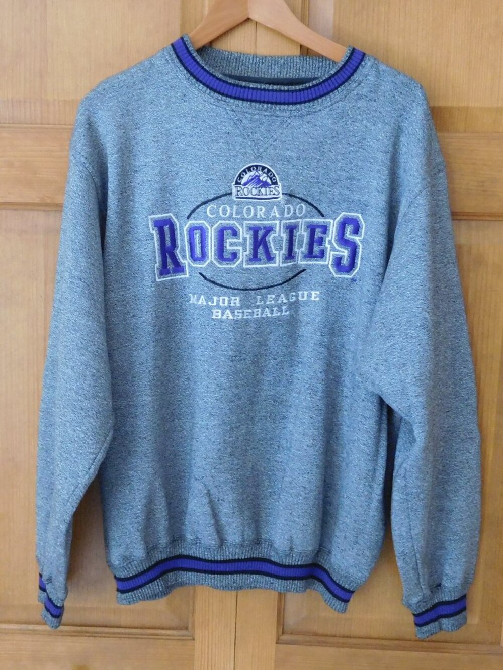 Colorado Rockies Size L sweatshirt Genuine Merchandise by Logo Athletic